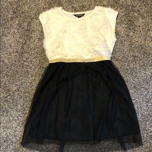 Dress black/white/gold rose petals